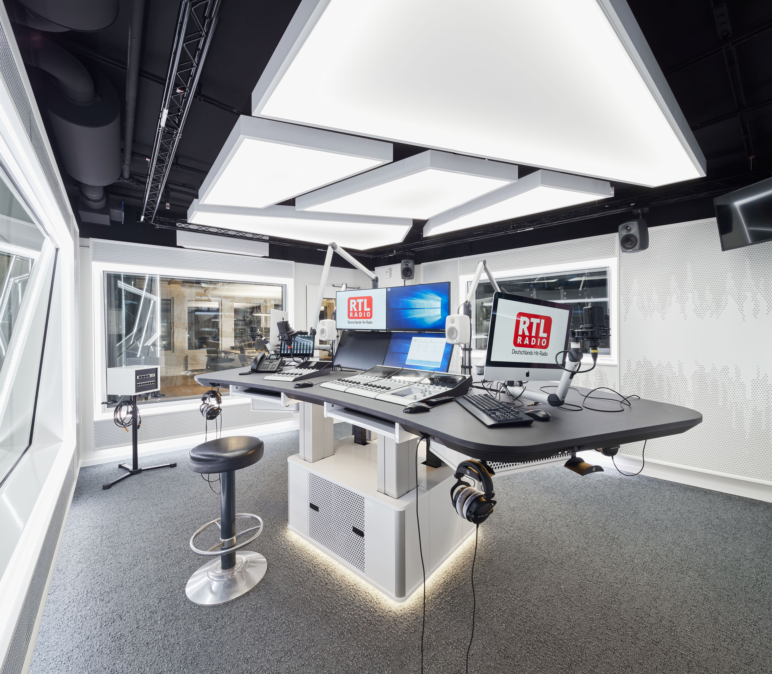 RTL-AUDIOGROUP_6852